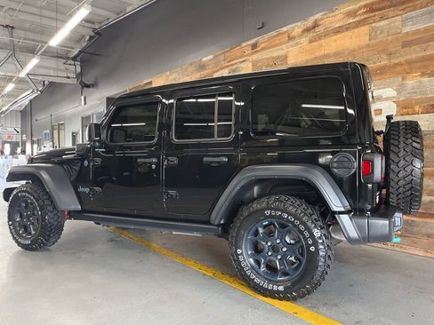 Used 2023 Jeep Wrangler Unlimited w/ Sun & Screen Package AWD/4WD image 23