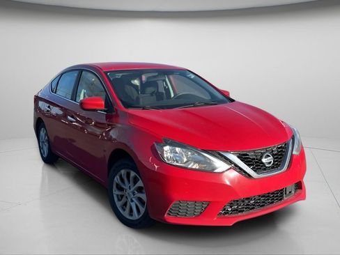 Used 2019 Nissan Sentra SV image 2