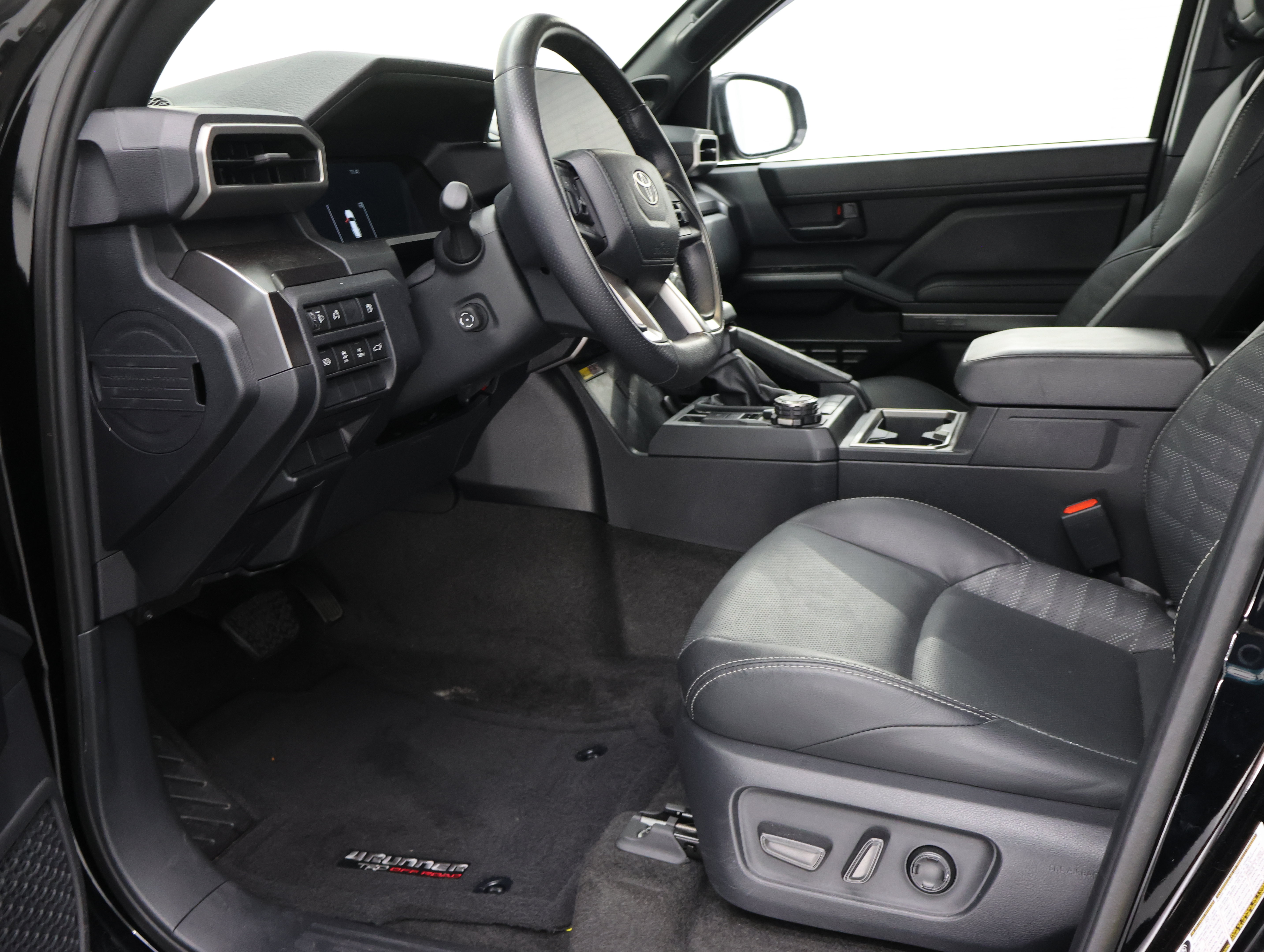 Used 2025 Toyota 4Runner TRD Off-Road Premium AWD/4WD image 8