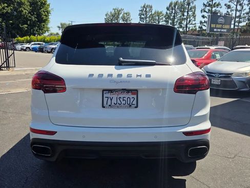 Used 2017 Porsche Cayenne AWD/4WD image 17