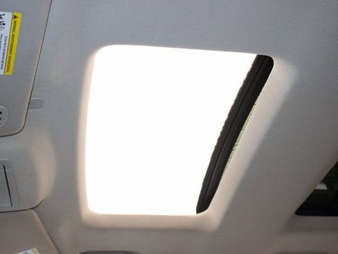 Used 2018 Ford Explorer Platinum image 22