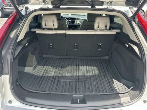 Certified 2022 Cadillac XT4 Luxury w/ Cold Weather Package FWD image 9