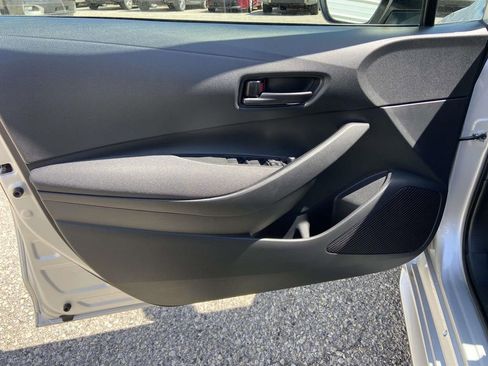 Used 2025 Toyota Corolla LE FWD image 10