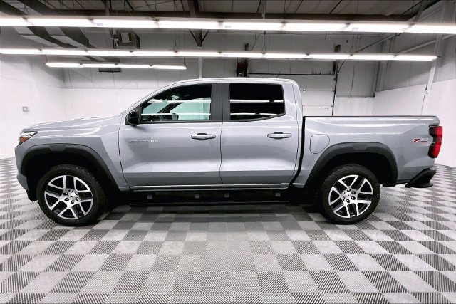 Used 2024 Chevrolet Colorado Z71 w/ Z71 Convenience Package 2 AWD/4WD image 14