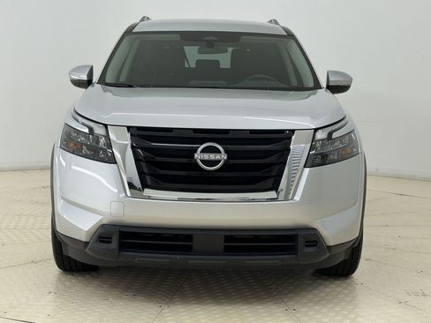 Used 2025 Nissan Pathfinder SV AWD/4WD image 6
