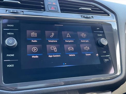 Used 2022 Volkswagen Tiguan SE FWD image 20