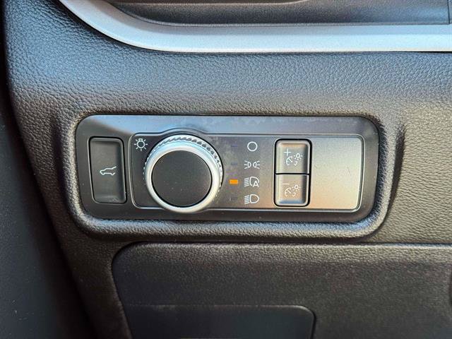 Used 2022 Ford Explorer XLT AWD/4WD image 19