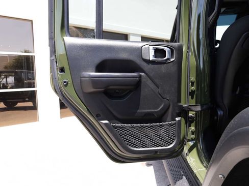 Used 2021 Jeep Wrangler Unlimited Rubicon w/ Safety Group AWD/4WD image 49