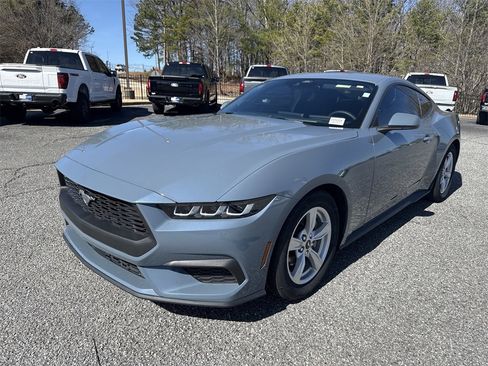 Used 2024 Ford Mustang Coupe image 3