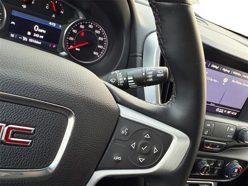 Used 2023 GMC Terrain SLT image 13