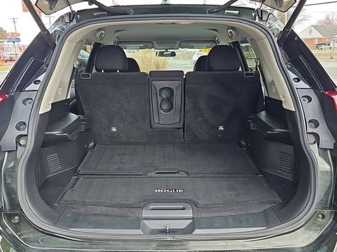 Used 2018 Nissan Rogue SV image 28