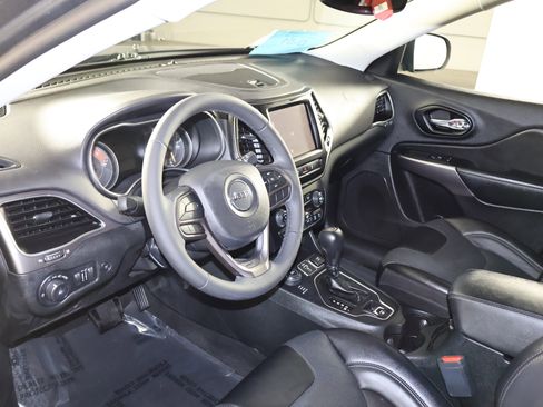 Used 2022 Jeep Cherokee Latitude Lux image 2