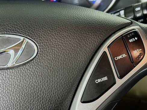 Used 2016 Hyundai Elantra GT FWD image 14