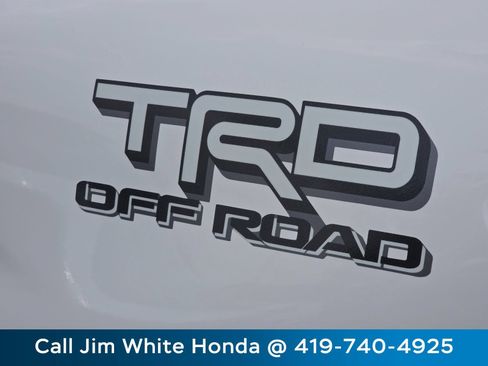 Used 2025 Toyota Tacoma TRD Off-Road w/ TRD Off Road Upgrade Package AWD/4WD image 12