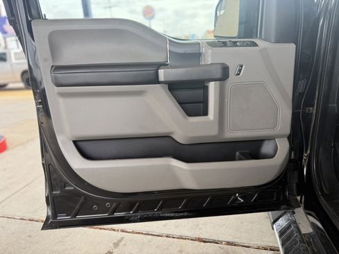 Used 2019 Ford F150 XLT w/ Equipment Group 302A Luxury image 14