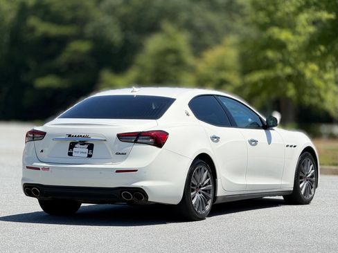 Used 2021 Maserati Ghibli S RWD image 11