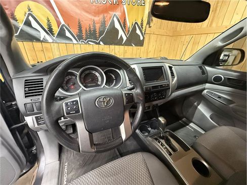 Used 2012 Toyota Tacoma 4x4 Access Cab w/ SR5 Pkg image 16