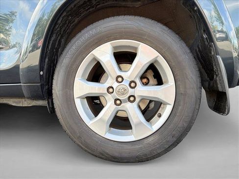 Used 2011 Toyota RAV4 Limited w/ Limited Extra Value Pkg AWD/4WD image 10