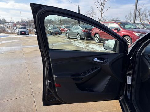Used 2018 Ford Focus SEL image 10