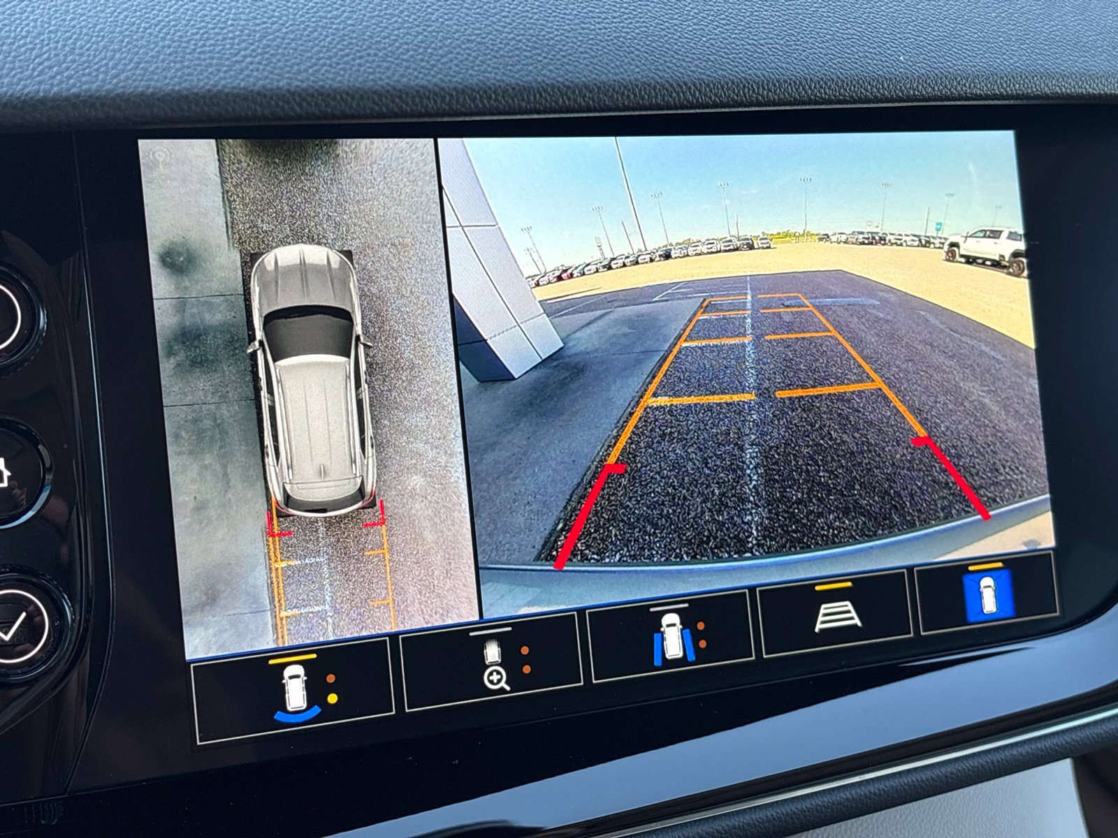 Used 2023 Buick Envision Avenir FWD image 29