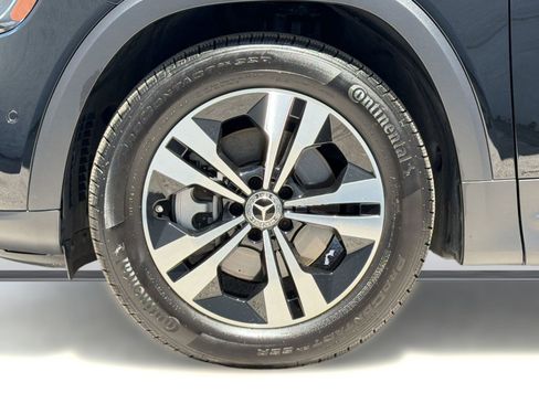Used 2026 Mercedes-Benz GLB 250 4MATIC image 12
