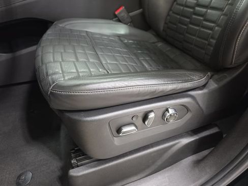 Used 2021 Cadillac Escalade Sport Platinum w/ LPO, ONYX Package AWD/4WD image 26