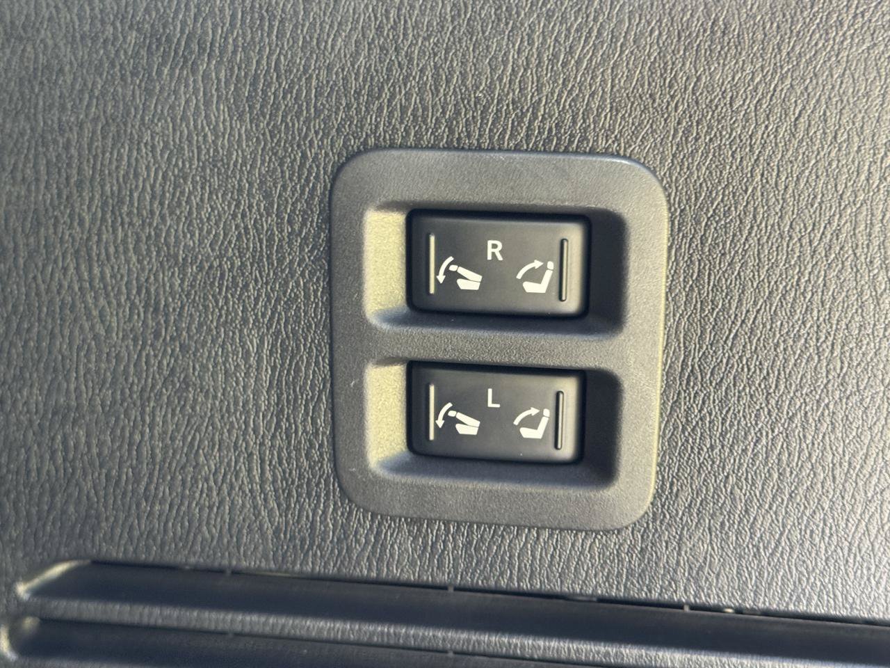 Used 2019 Nissan Armada Platinum AWD/4WD image 17
