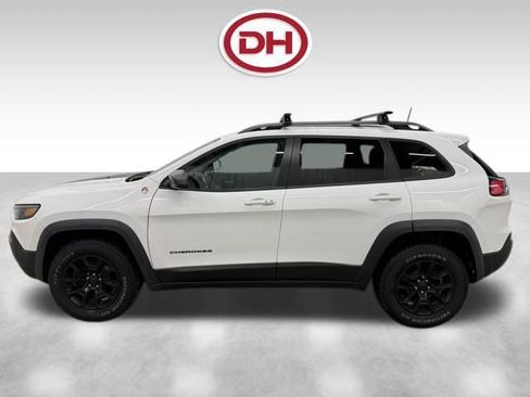 Used 2019 Jeep Cherokee Trailhawk w/ Cold Weather Group image 10