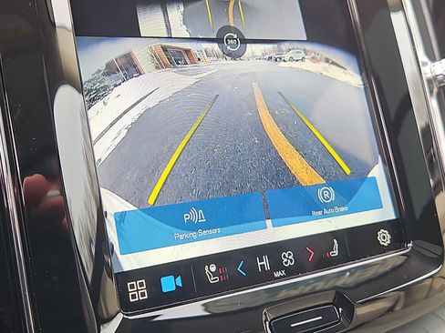 Used 2025 Volvo XC60 T8 Plus w/ Protection Package Premier image 9