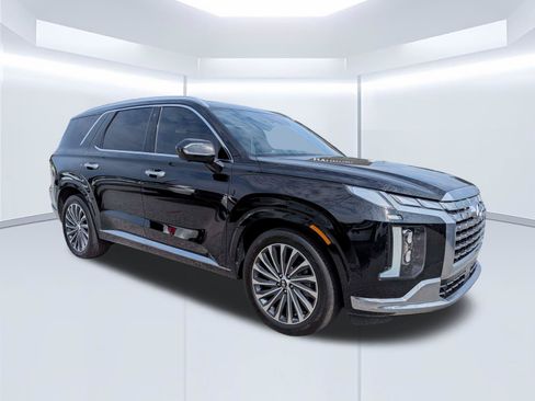 Certified 2025 Hyundai Palisade Calligraphy FWD image 1
