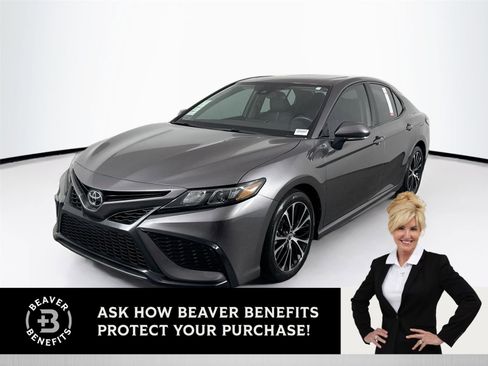 Certified 2022 Toyota Camry SE image 1