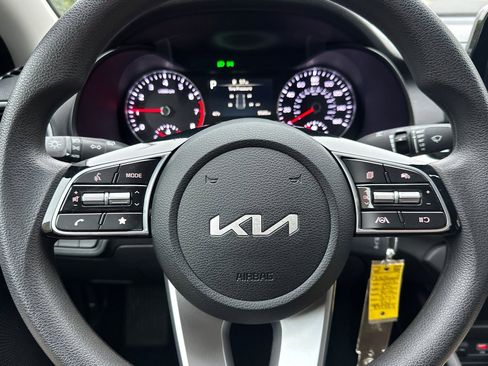 Used 2024 Kia Forte LXS image 18