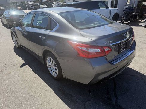 Used 2016 Nissan Altima 2.5 S w/ Power Driver Seat Package FWD image 6