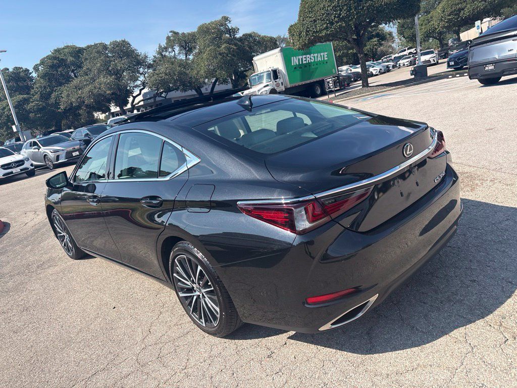 Used 2025 Lexus ES 350 w/ Premium Package FWD image 3