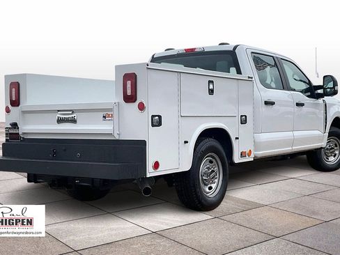 Used 2025 Ford F250 XL w/ XL Chrome Package image 12