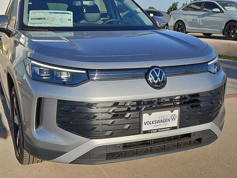New 2026 Volkswagen Tiguan SE AWD/4WD image 11
