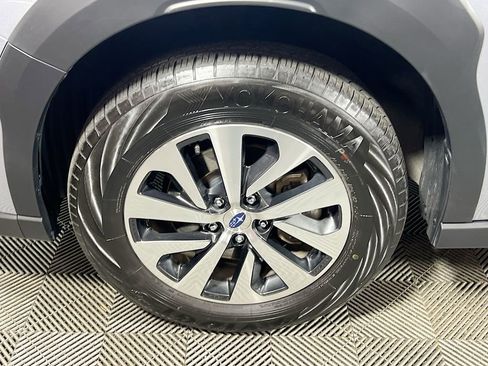 Used 2025 Subaru Outback Premium AWD/4WD image 27