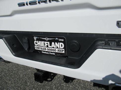Used 2022 GMC Sierra 1500 Elevation w/ Preferred Package AWD/4WD image 32