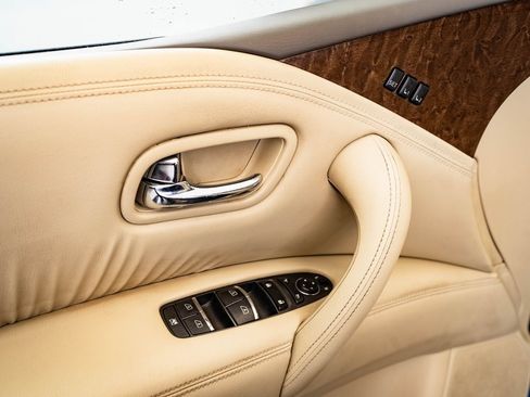 Used 2015 INFINITI QX80 4WD w/ Theater Package image 22