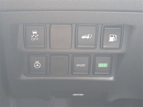 Used 2018 Nissan Rogue SV w/ Premium Package image 33