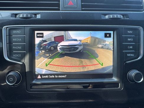 Used 2017 Volkswagen GTI SE image 17