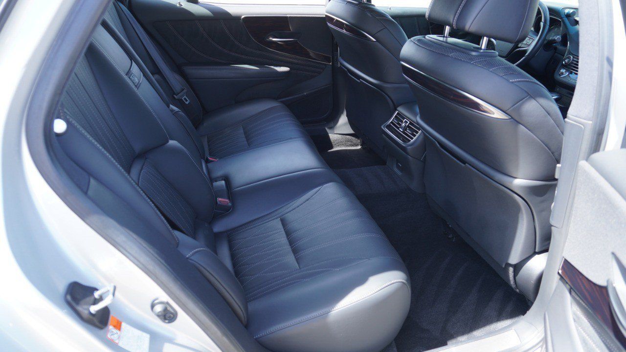 Used 2018 Lexus LS 500 w/ Interior Upgrade Package RWD image 33