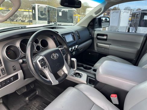 Used 2016 Toyota Sequoia Limited w/ Safety & Convenience Package image 9
