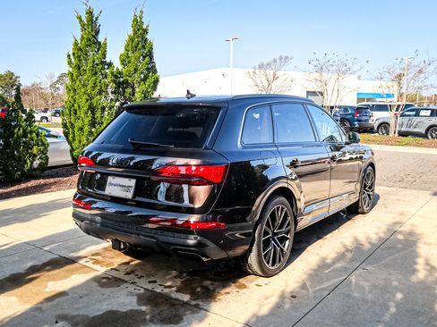 Used 2025 Audi Q7 3.0T Prestige image 11