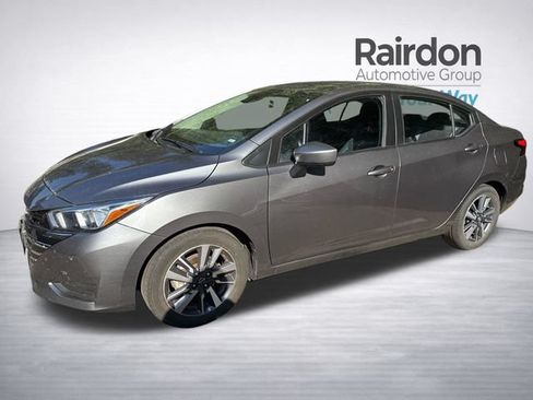 Used 2024 Nissan Versa SV FWD image 3