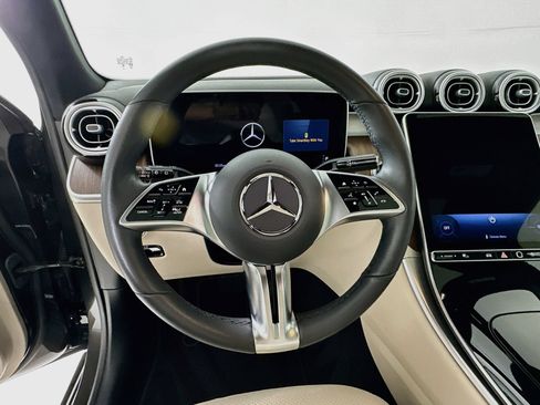 Used 2026 Mercedes-Benz GLC 300 image 12