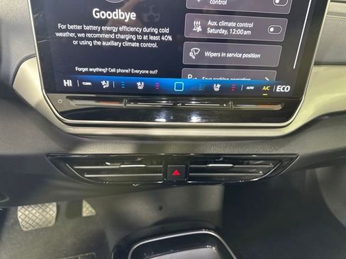 Used 2024 Volkswagen ID.4 Pro S image 23