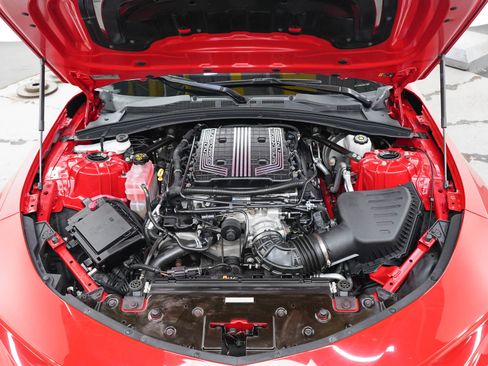 Used 2020 Chevrolet Camaro ZL1 RWD image 33