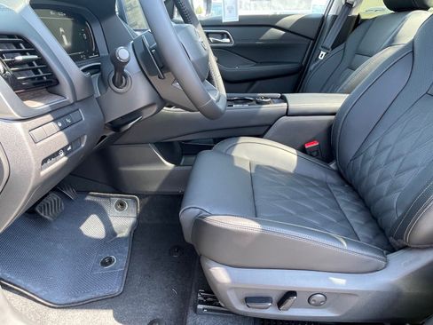 New 2026 Nissan Rogue Platinum AWD/4WD image 10