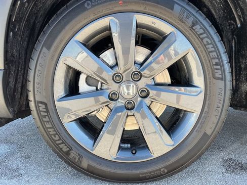 Certified 2025 Honda Pilot Sport image 11